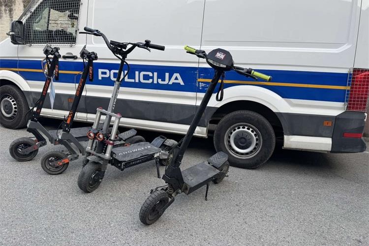 TEŠKO OZLIJEĐEN U PROMETNOJ NESREĆI S ELEKTRIČNIM ROMOBILOM: Skupa akrobatika