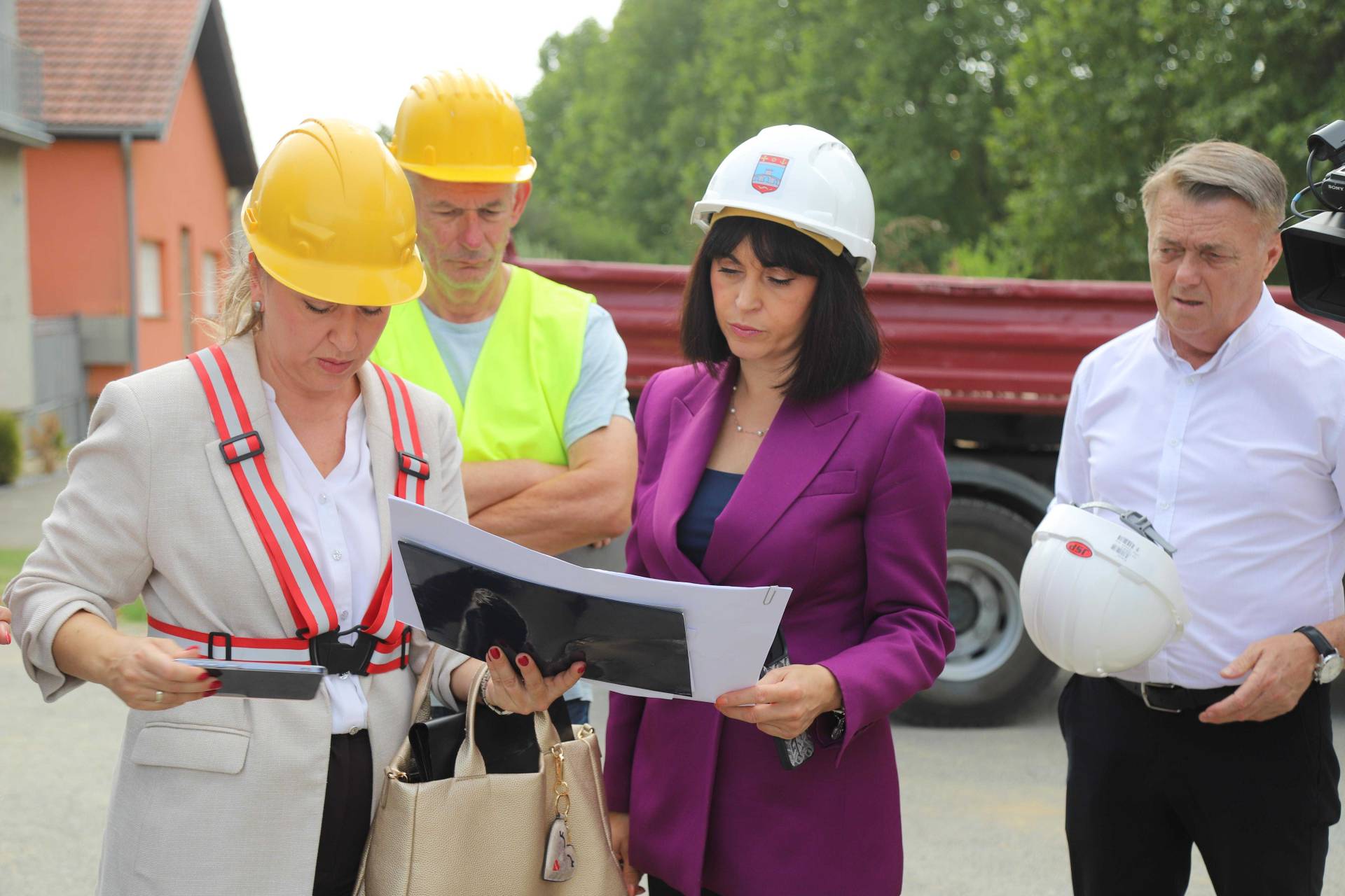 REKONSTRUKCIJA OSNOVNE ŠKOLE LADIMIREVCI I PODRUČNE ŠKOLE IVANOVCI: Radovi napreduju planiranom dinamikom