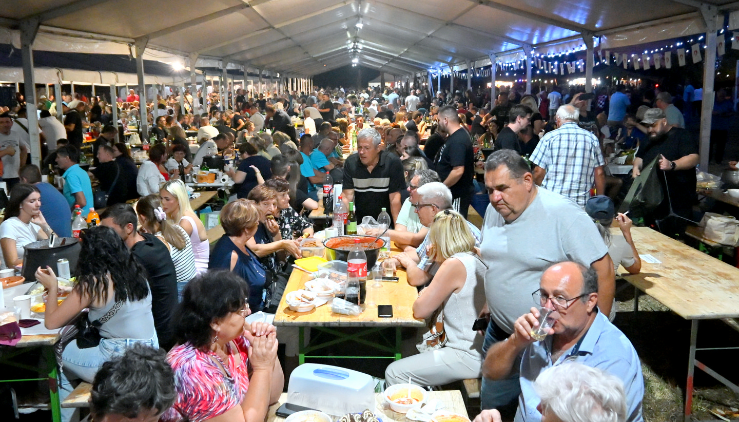 Najveća hrvatska fišijada okupila najbolje majstore kotlića u Belom Manastiru