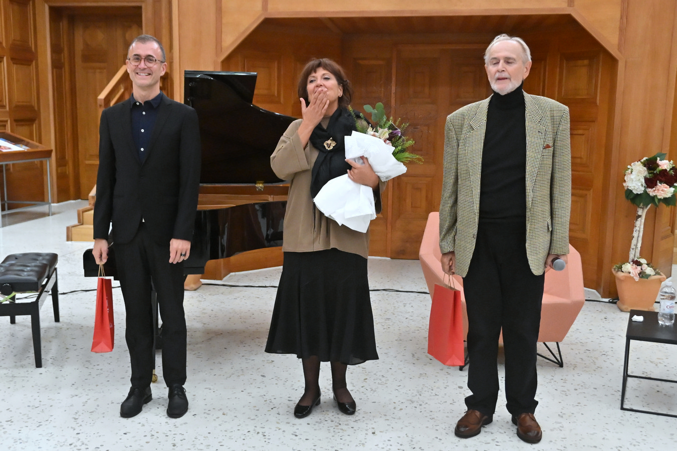 Poetsko glazbeni trio oduševio Belišćane